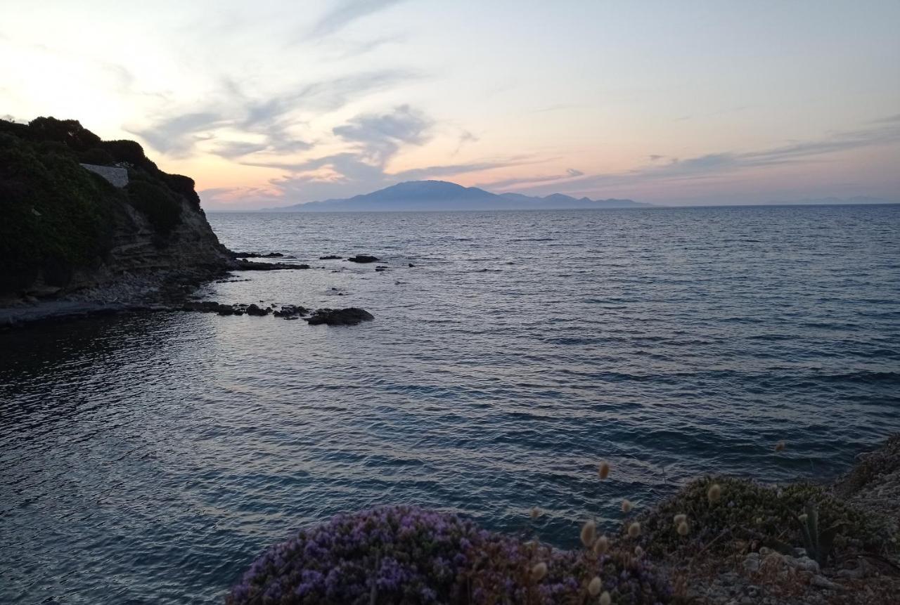 St. Harry'S Windmill Leilighet Makris Gialos  Rom bilde